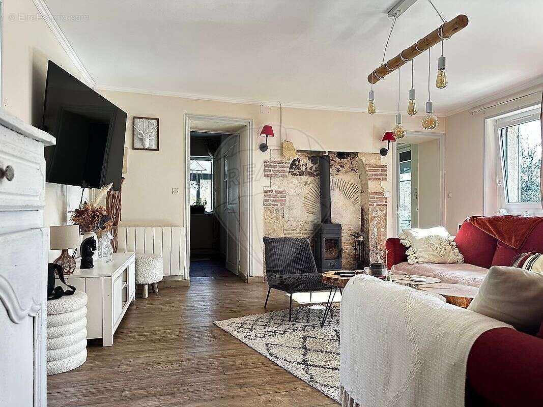 Maison à LA CHAPELLE-HUGON