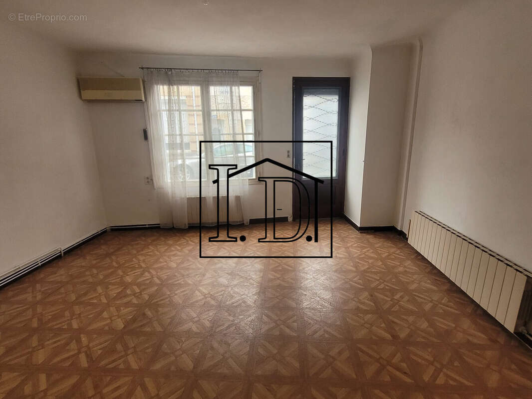 Rdc - salon/séjour - Maison à BERGERAC