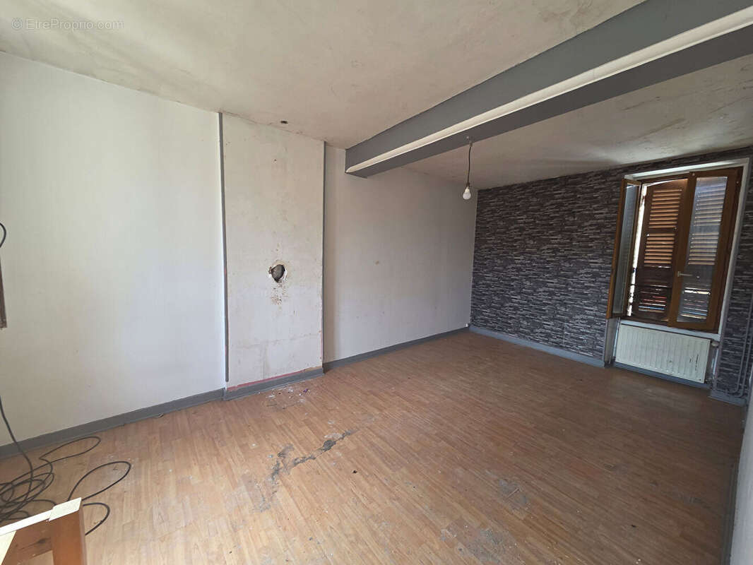 Appartement à SERGINES