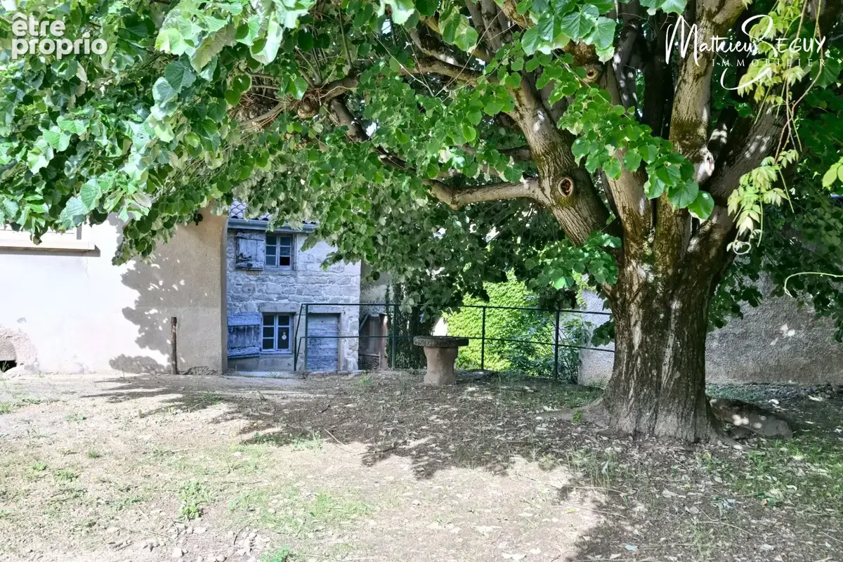 MILLERY – Beau potentiel pour cette maison P7 avec jardin, sous-sol et dépendances - photo 18