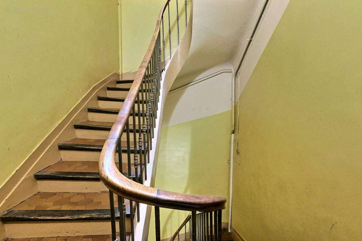 Appartement à MARSEILLE-1E