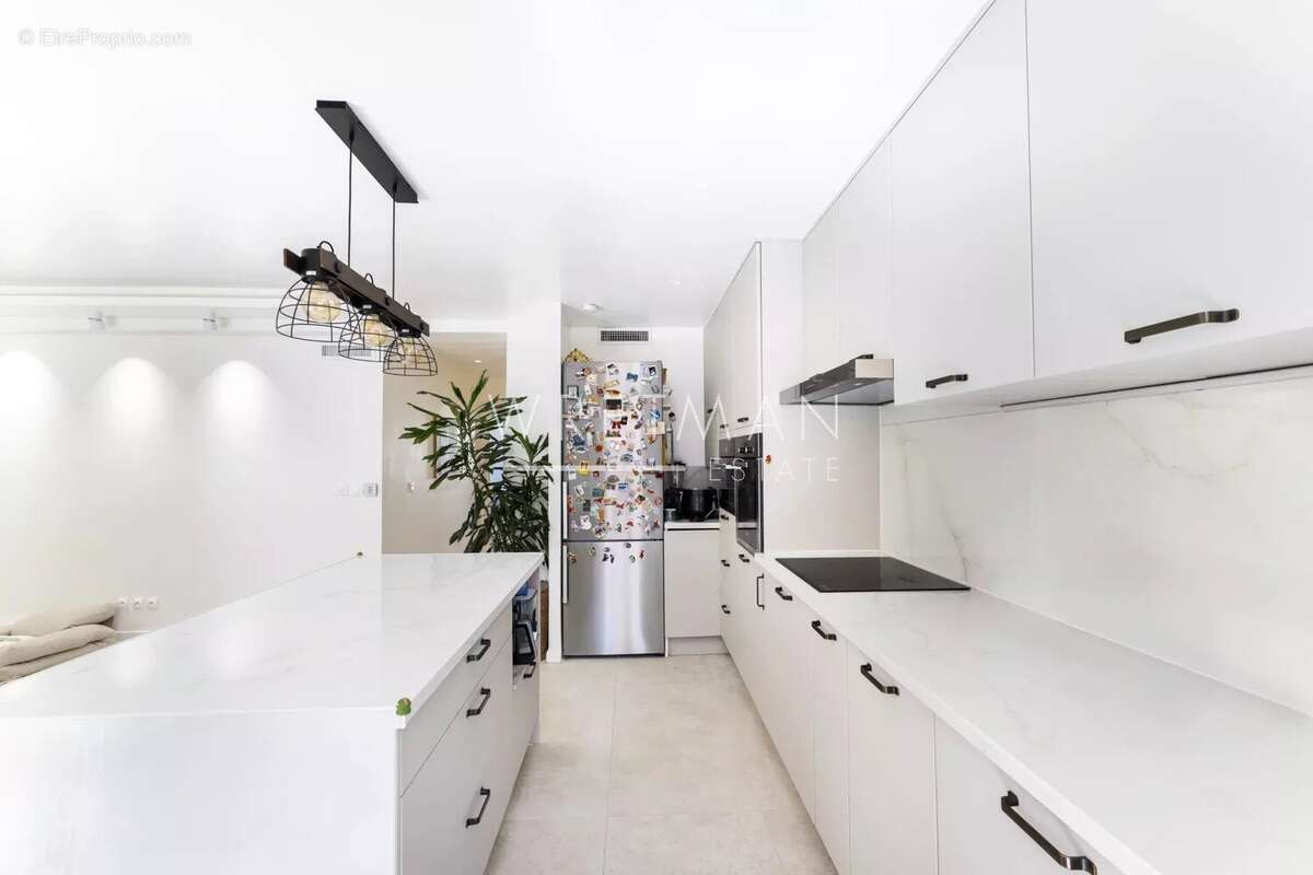 Appartement à SAINT-LAURENT-DU-VAR