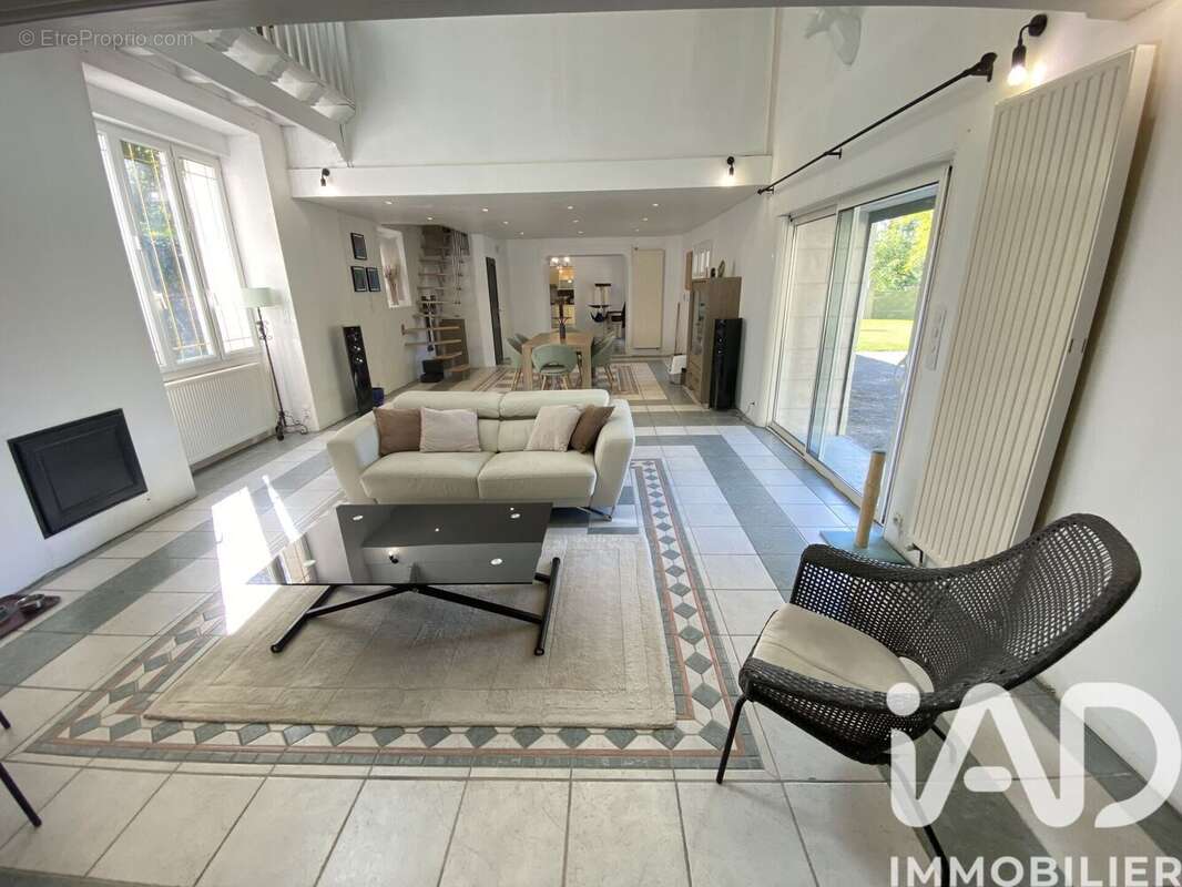 Maison 215 m² à Availles-En-Chatellerault  - photo 7