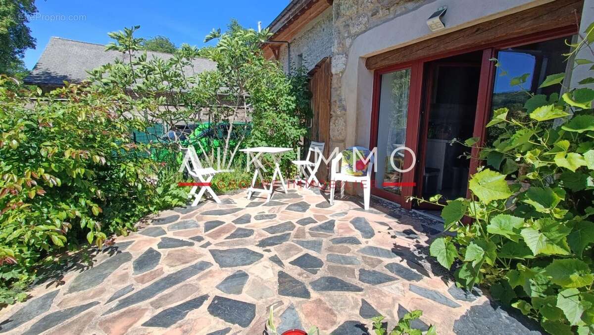 Maison à CONTAMINE-SARZIN