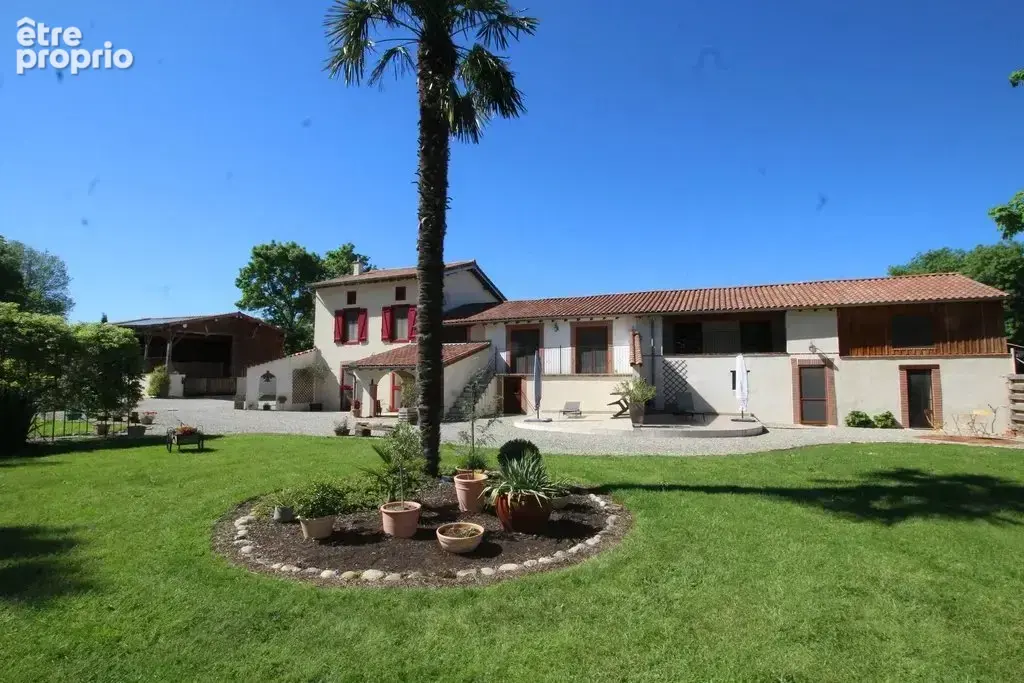Maison 11 pièces 375 m² · à Pamiers · 375 m² · 610 000 €