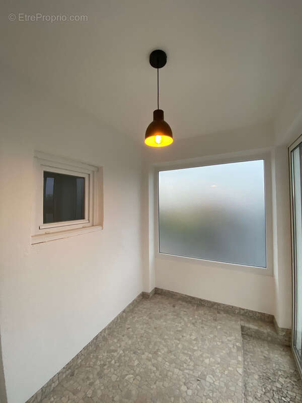 Appartement à VEAUCHE