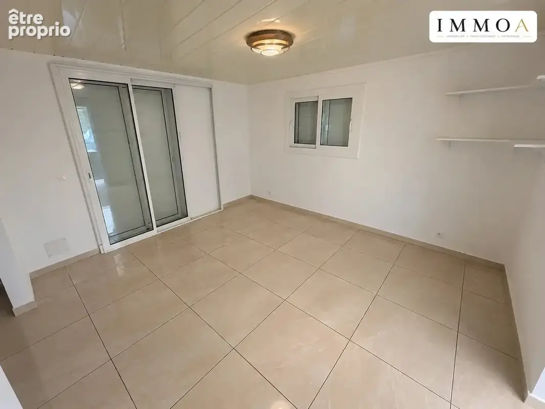 À vendre – Spacieuse maison familiale avec piscine à Bras-Panon ( 97412) - photo 4