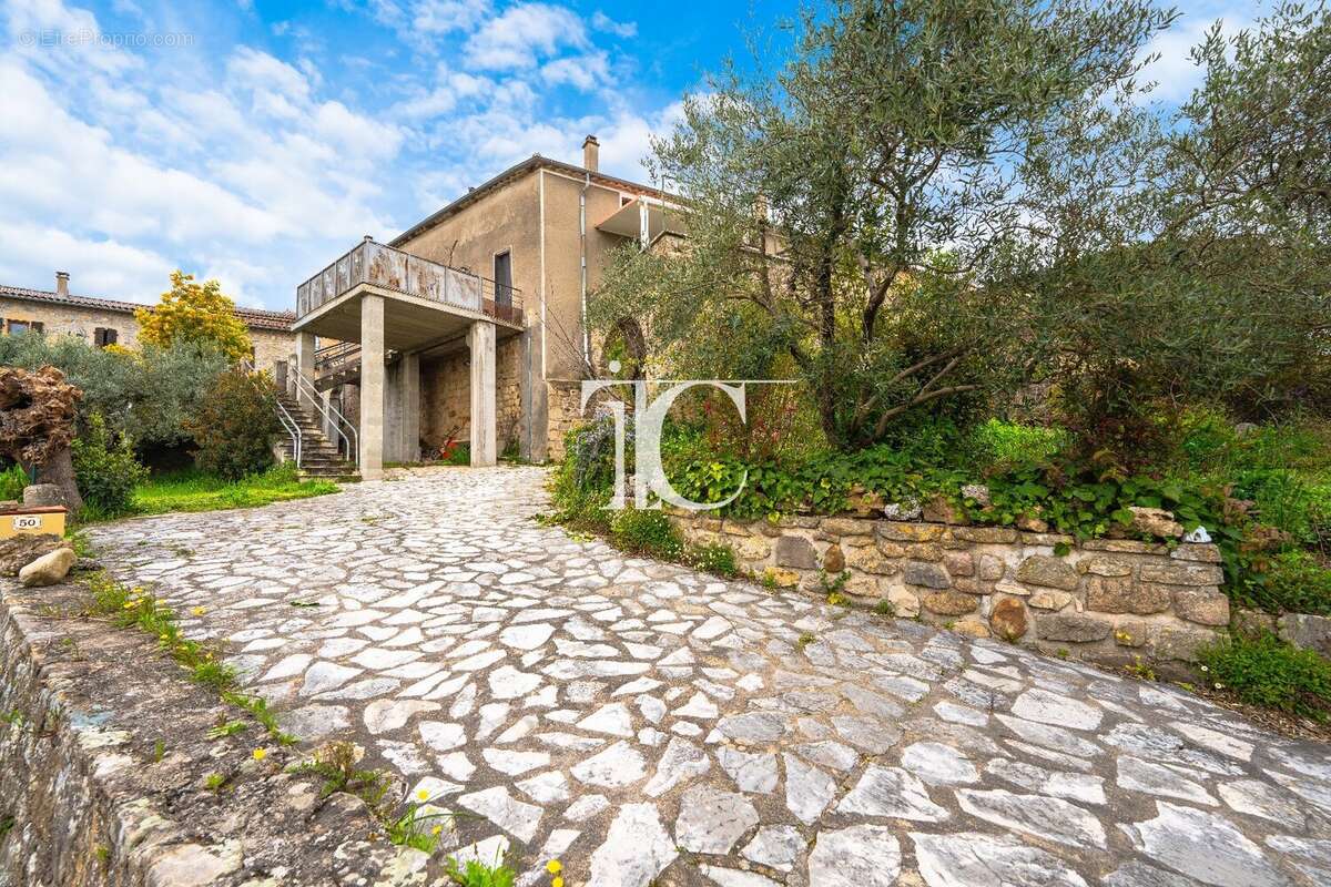 Maison à SAINT-PAUL-LE-JEUNE