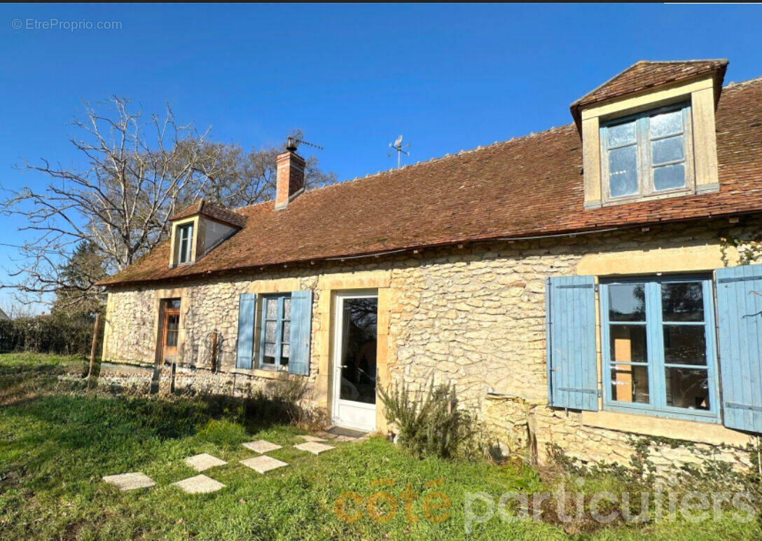 Maison à AINAY-LE-VIEIL