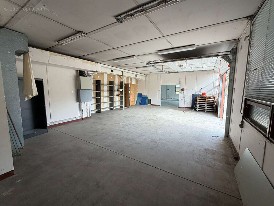 Commerce à CAUCALIERES