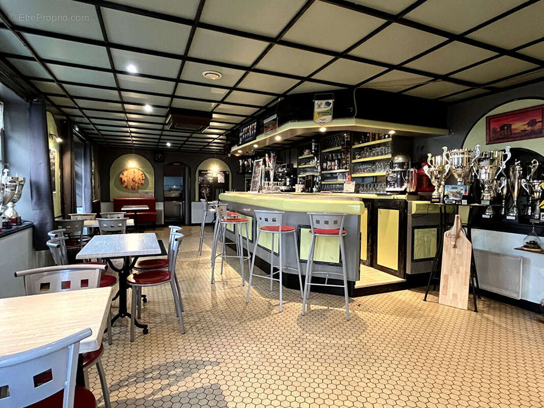 Commerce à LA GARNACHE