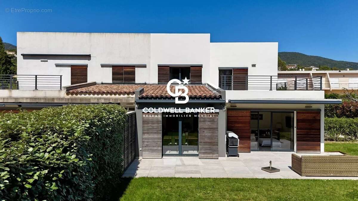 Maison à CAVALAIRE-SUR-MER