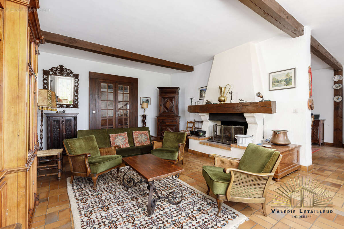 Maison de charme 358m2 habitables sur une parcelle de 10 000 m2 avec vue dégagée - photo 13