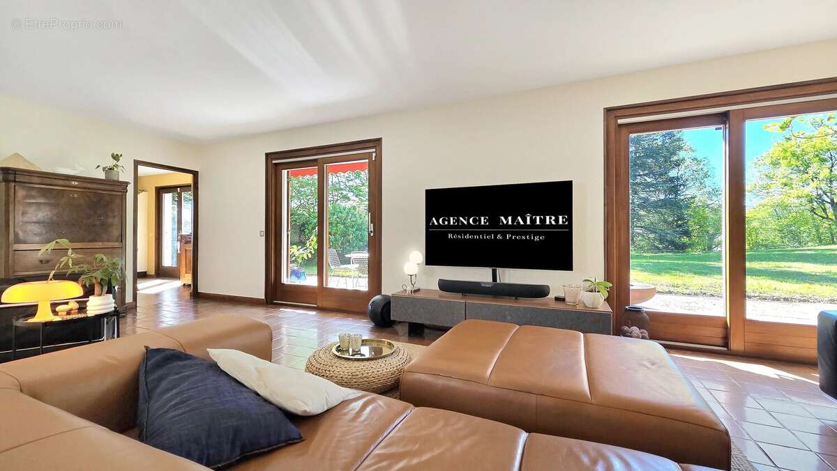 Maison à MONNETIER-MORNEX