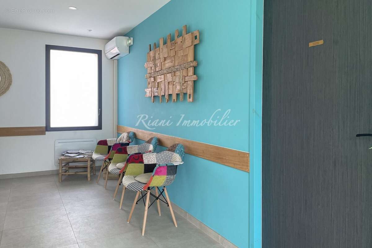 Appartement 220 m² à Robion  - photo 3