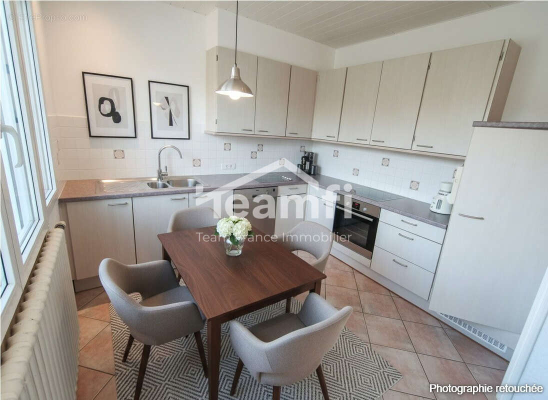 Photo retouchée par l'IA - Maison à SAINT-FLORENT-SUR-CHER