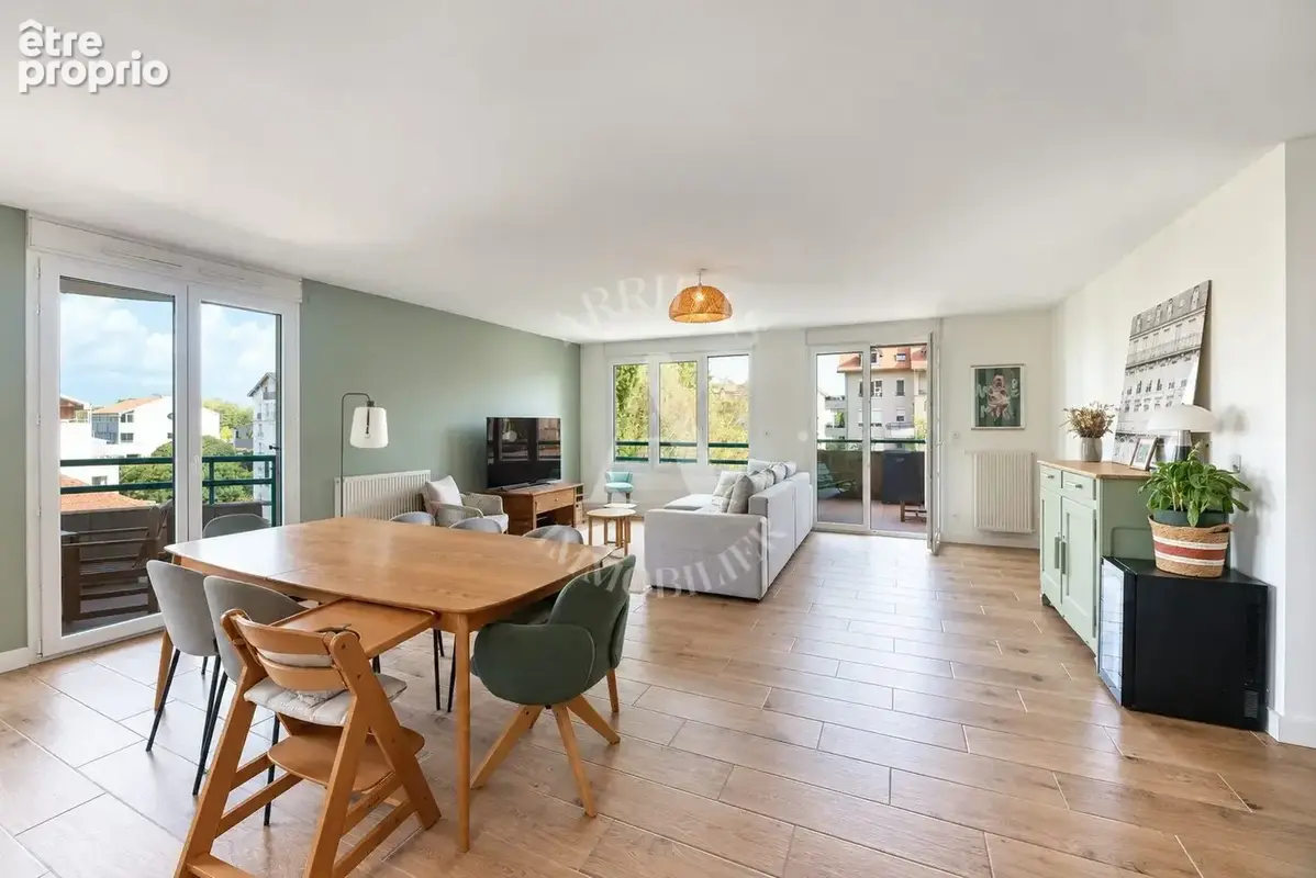 Photo Appartement à Divonne-Les-Bains au prix de 629 000€