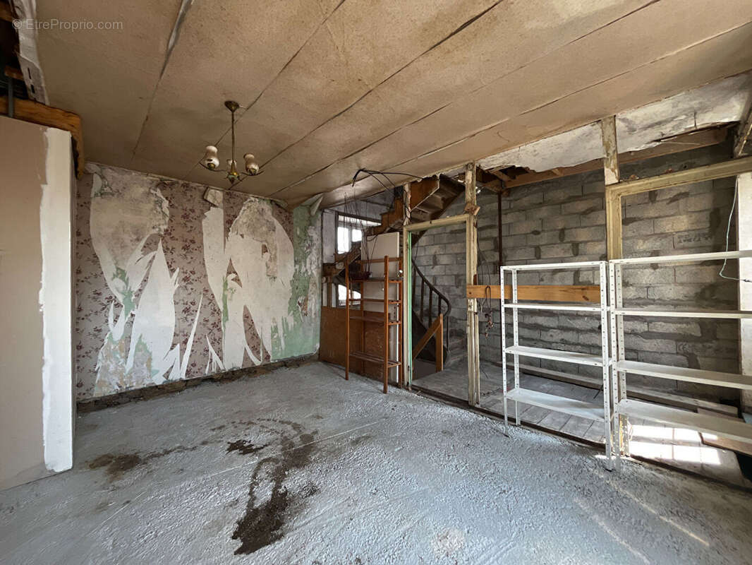 A vendre à Melgven - Appartement à rénover 2 pièce(s) 51 m2 - photo 3