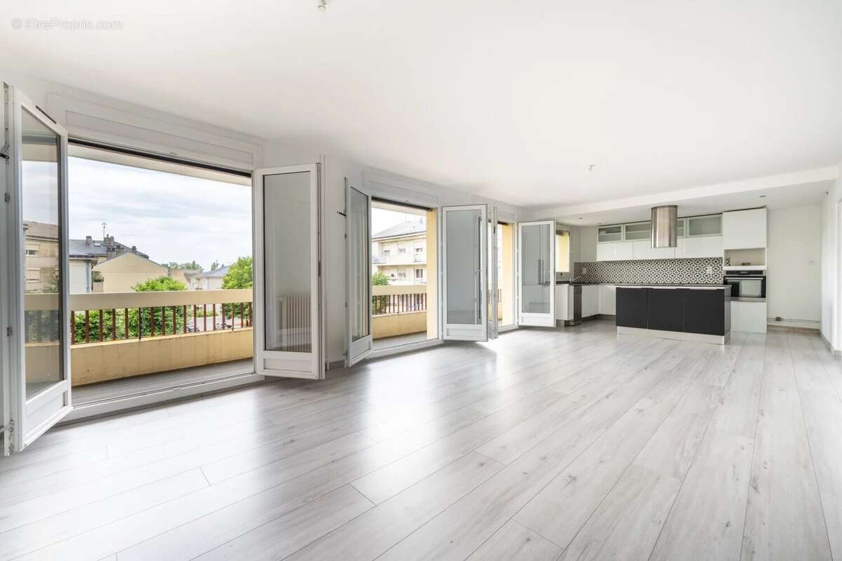 Appartement 90 m² à Poissy  - photo 2
