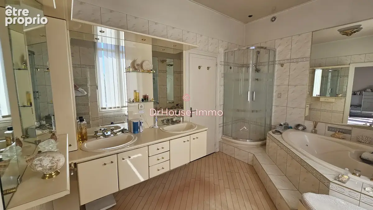 Appartement 195 m² à Le Mans  - photo 2
