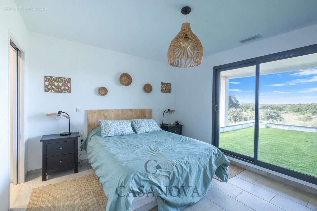 Maison à VIOLS-EN-LAVAL