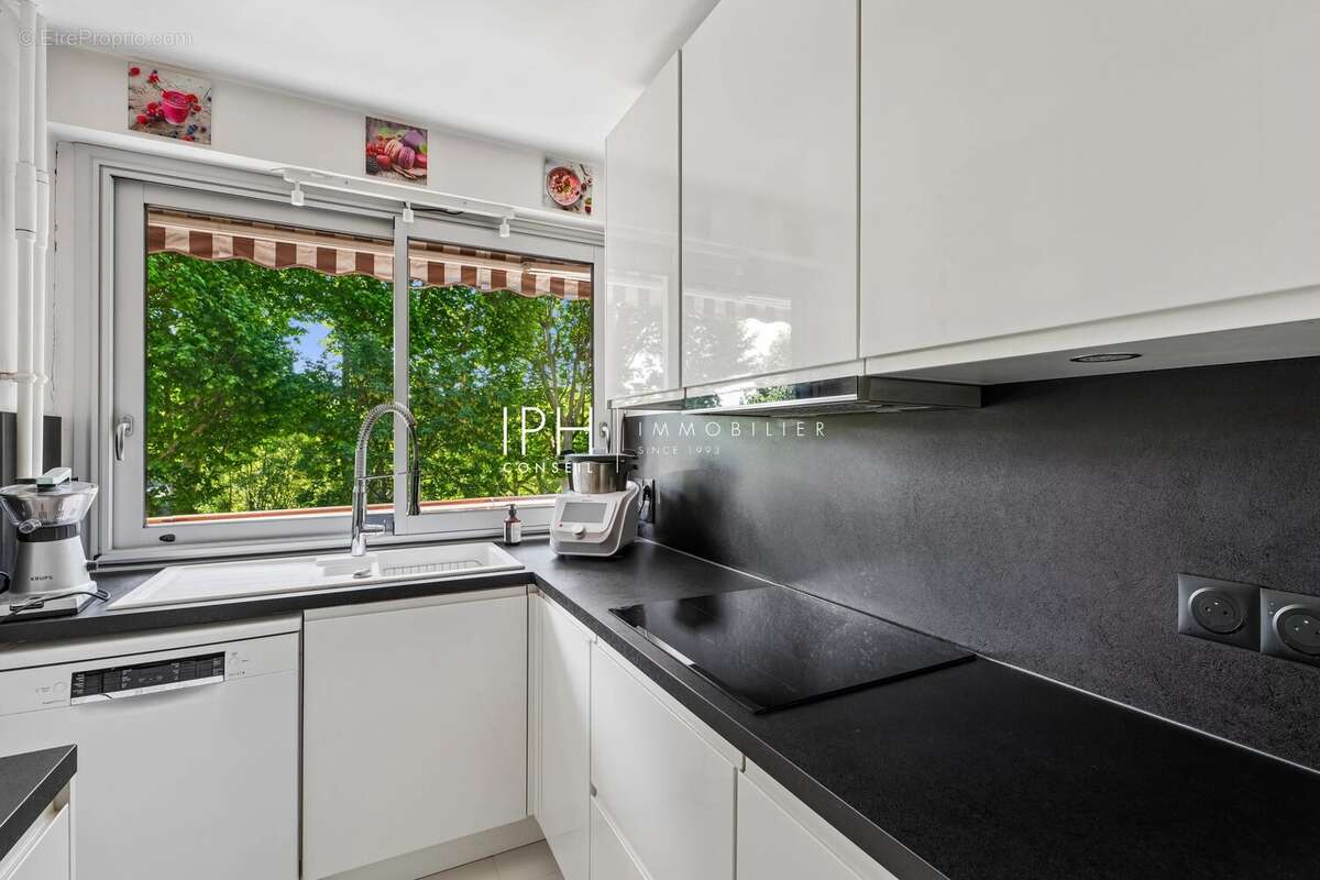 Appartement à NEUILLY-SUR-SEINE