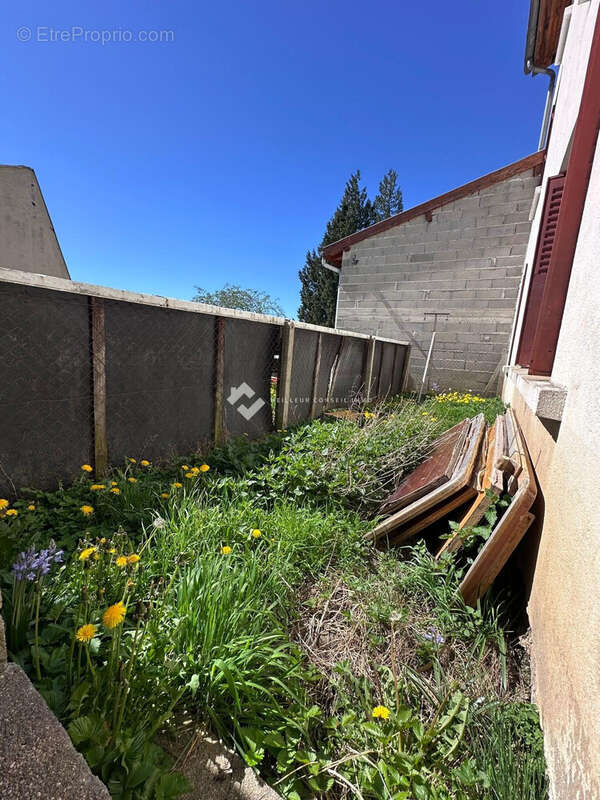 Maison 113 m² à Celles-Sur-Durolle  - photo 5