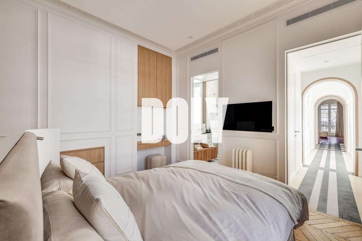 Appartement à PARIS-2E