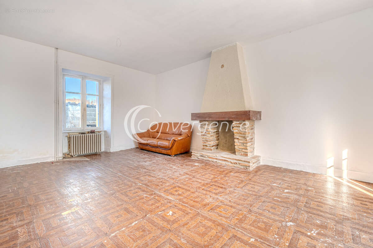 Maison à LA PORCHERIE