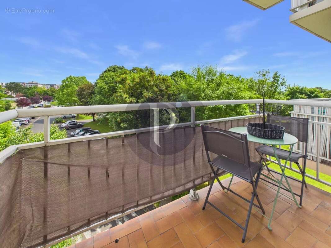 Appartement à FRESNES