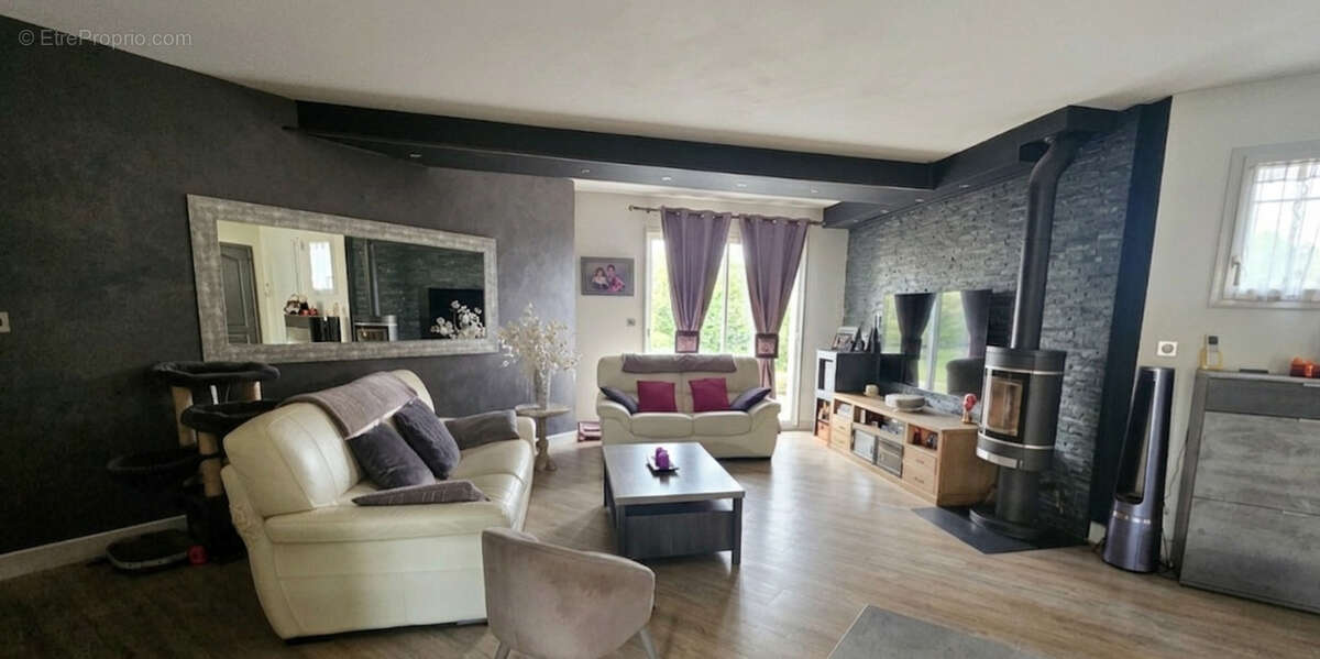 Maison à BEAUVOIR-DE-MARC