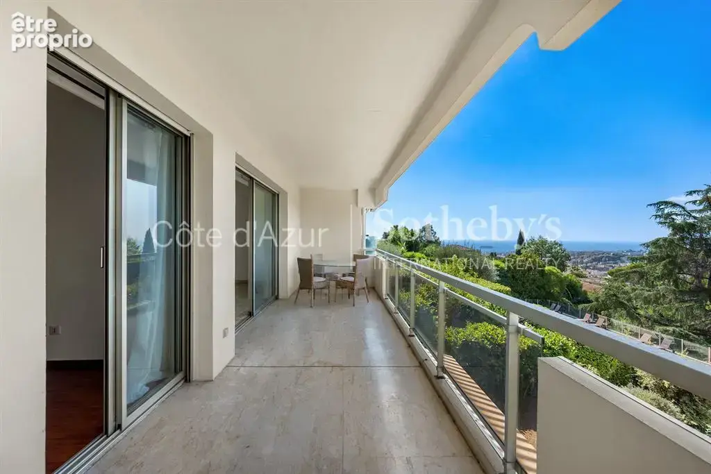 Le Cannet résidentiel, appartement à rénover avec terrasse, piscine et vue sur la mer - photo 3