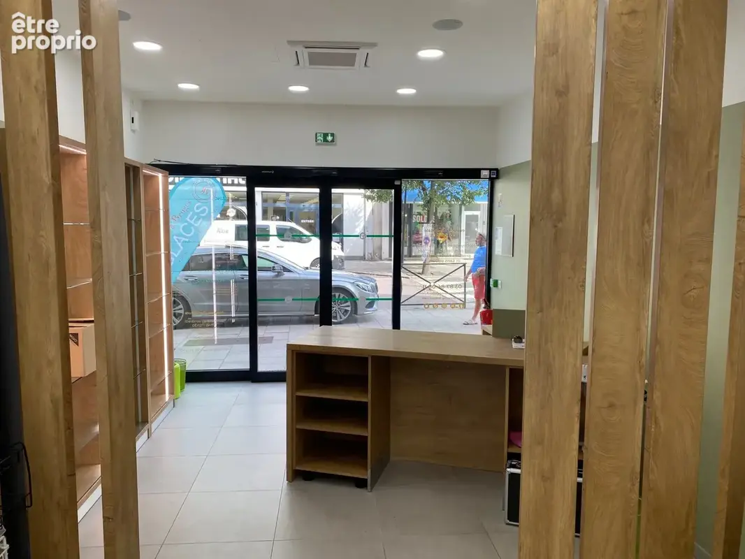 Local commercial 100 m2 - photo 3