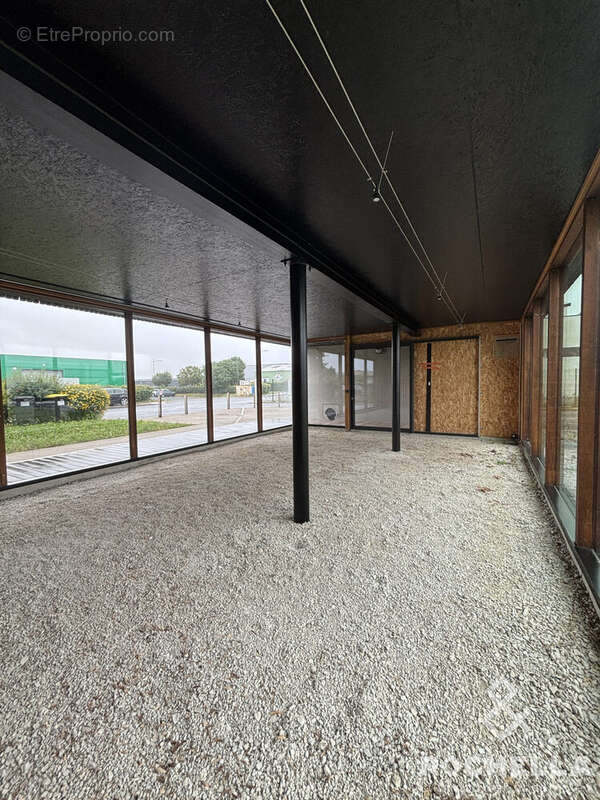 Commerce à SAINT-MEDARD-D'AUNIS