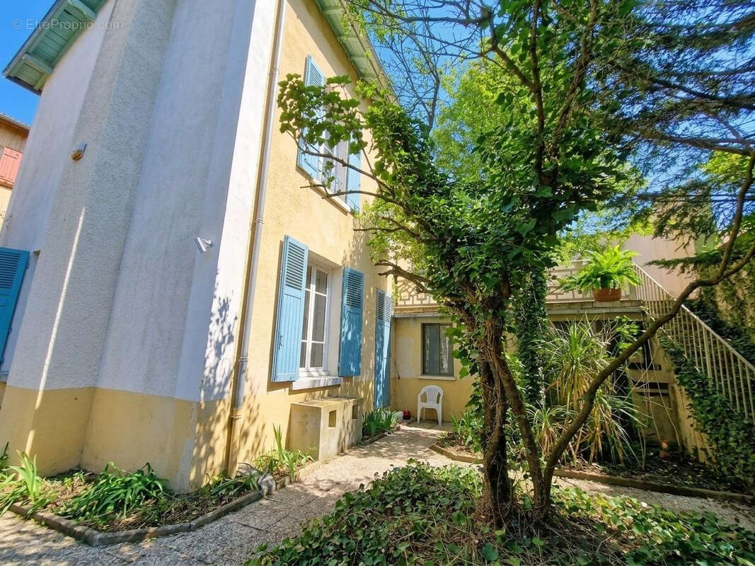Maison à OULLINS
