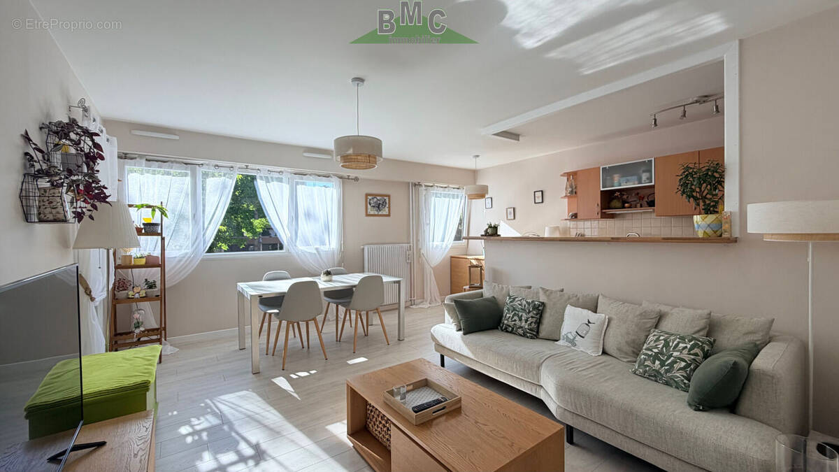 Appartement à LE PLESSIS-BOUCHARD