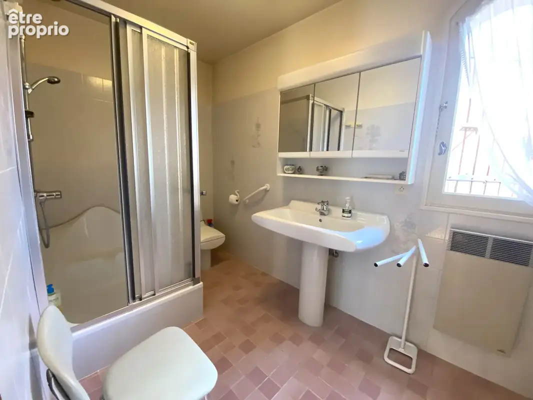 Miramas   villa t6 avec garage, terrasse et parcelle de 637 m2 - photo 11