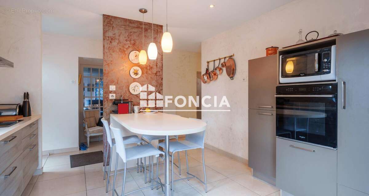 Maison à ORADOUR-SUR-GLANE