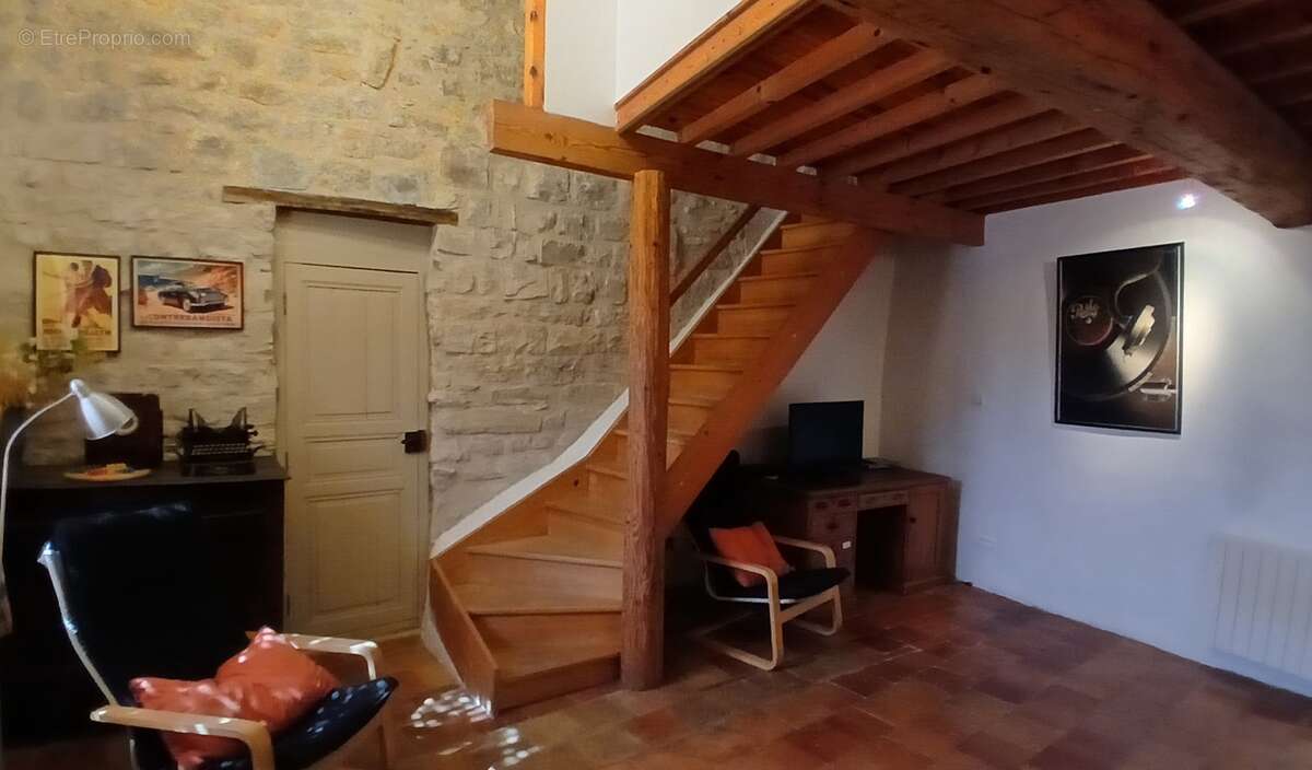 Charmante maison en pierres, pleine de caractère. - photo 8
