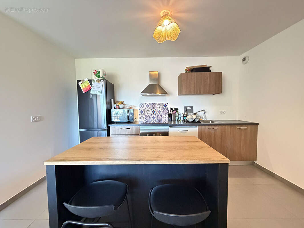 A vendre appartement t3 recent avec terrasse et garage deja loue a ajaccio - photo 3
