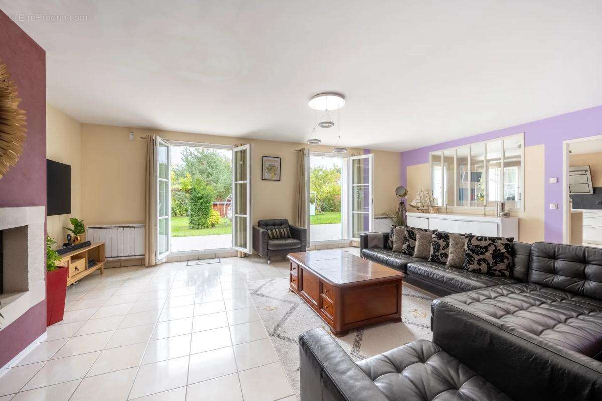 Maison à LES ESSARTS-LE-ROI