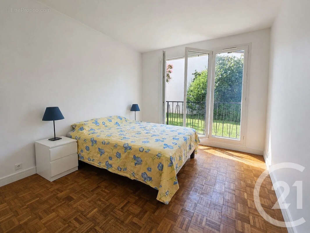 Appartement à SAINT-MAUR-DES-FOSSES