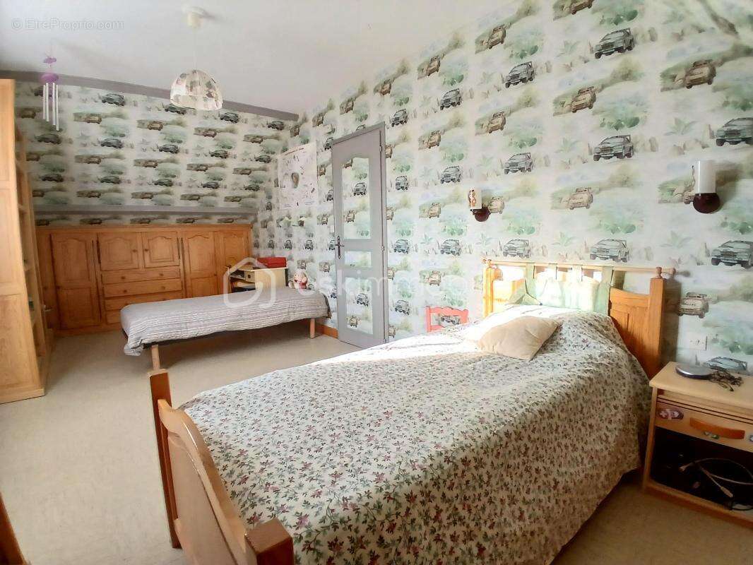 Maison à NEUVY-EN-SULLIAS