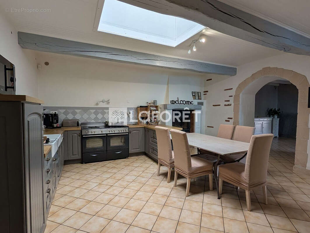 Maison à MONCRABEAU