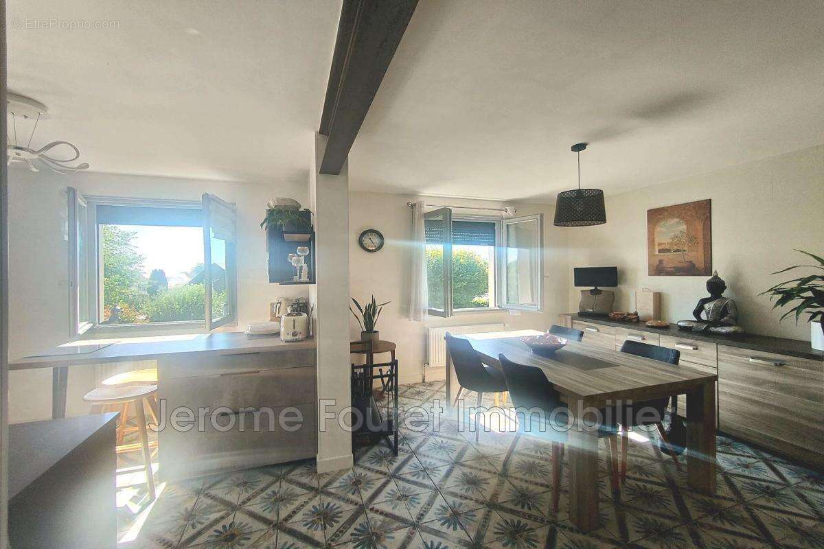 vente maison 6 Pièce(s) - photo 2