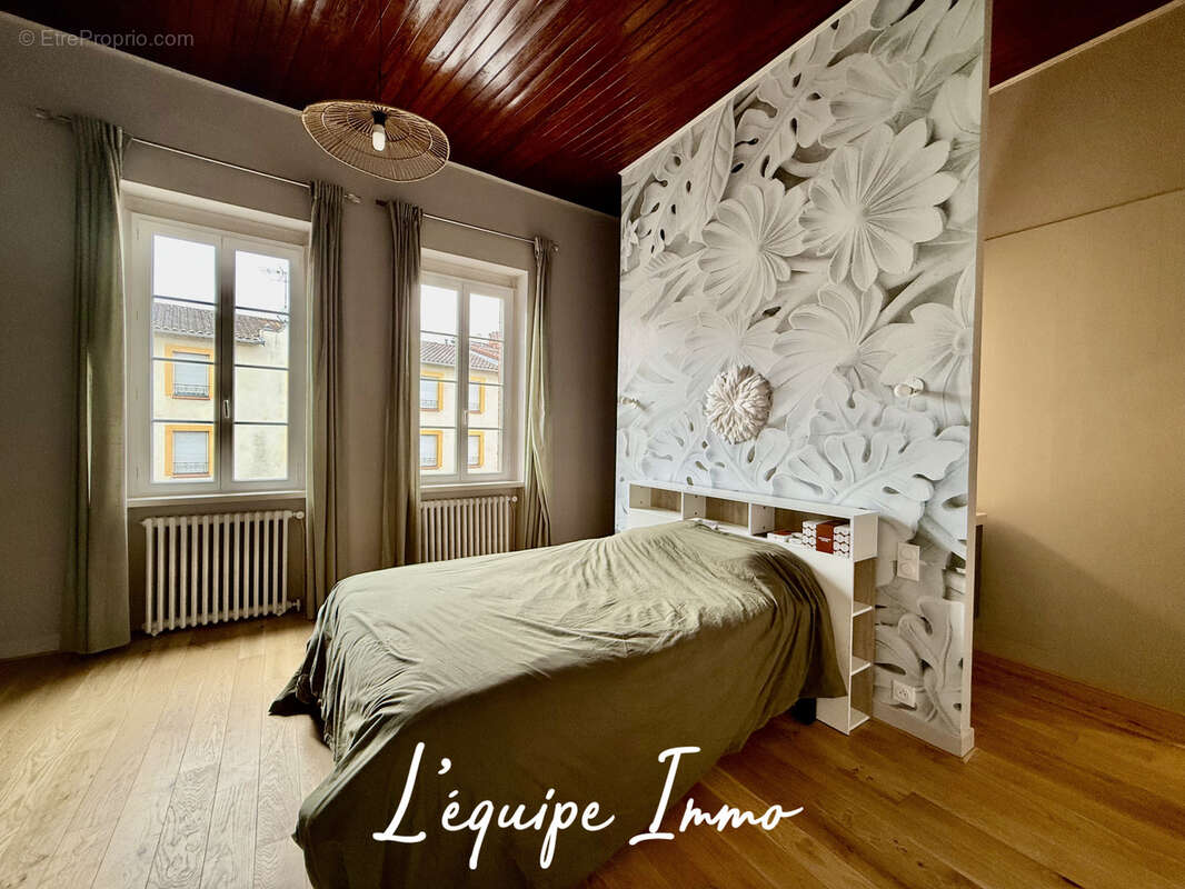 En cœur de ville, demeure familiale aux volumes exceptionnels avec jardin intime et piscine - photo 14
