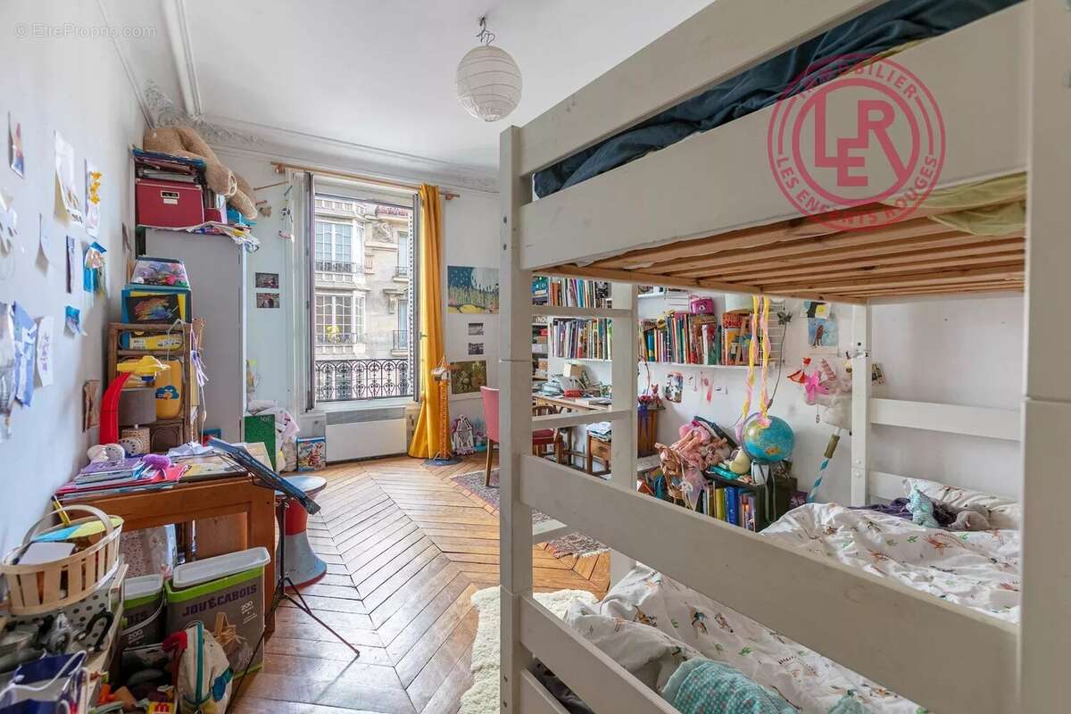 Appartement à PARIS-10E