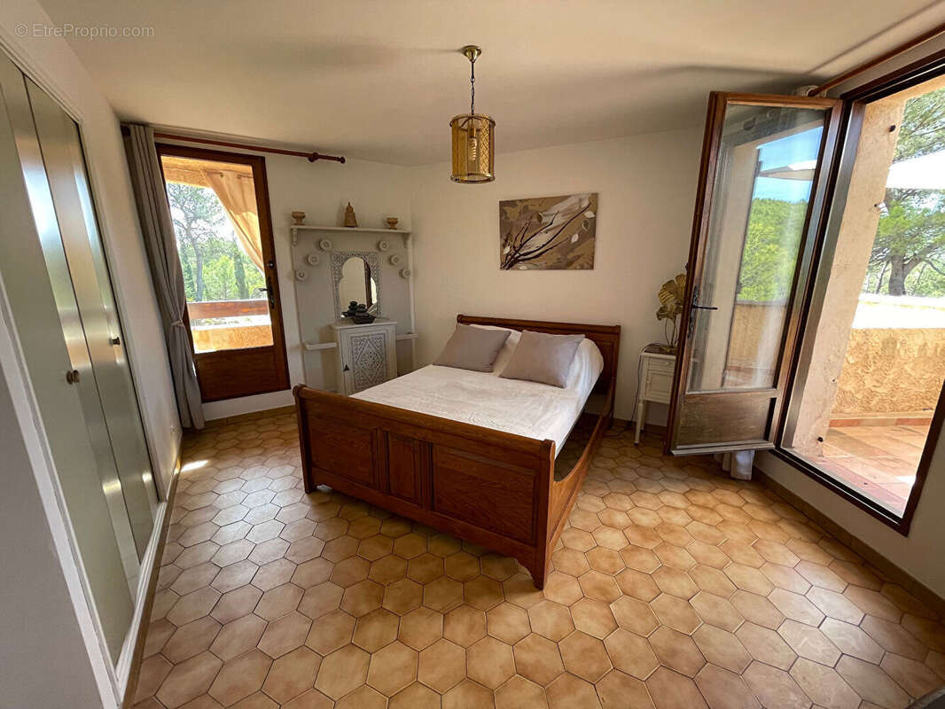 Maison à CHATEAUNEUF-LE-ROUGE