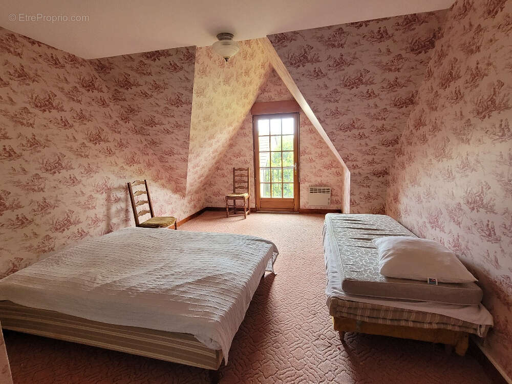 Grande maison familiale à Barfleur avec jardin plein Sud ! - photo 3