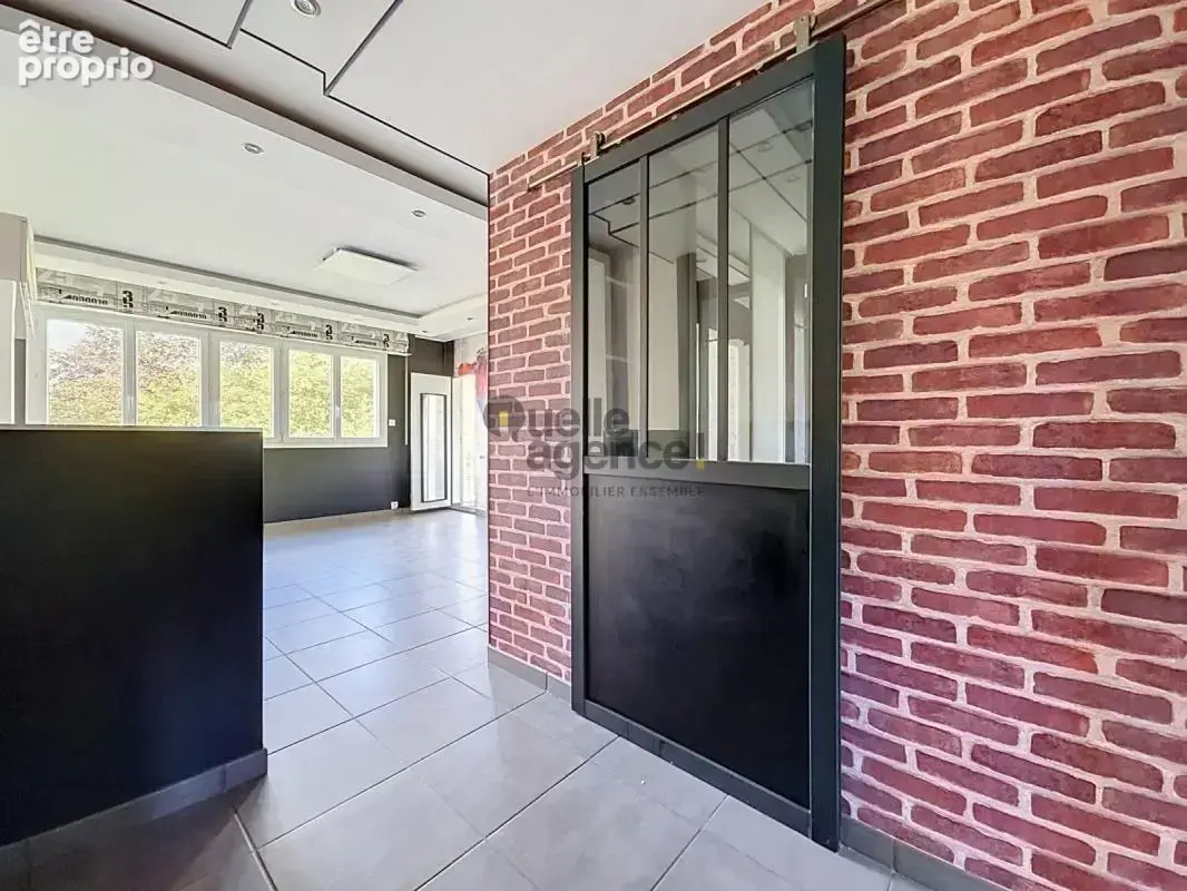 A VENDRE - Appartement BREST Rue de Champagne - Lumineux avec balcon fermé et vue boisée - photo 4